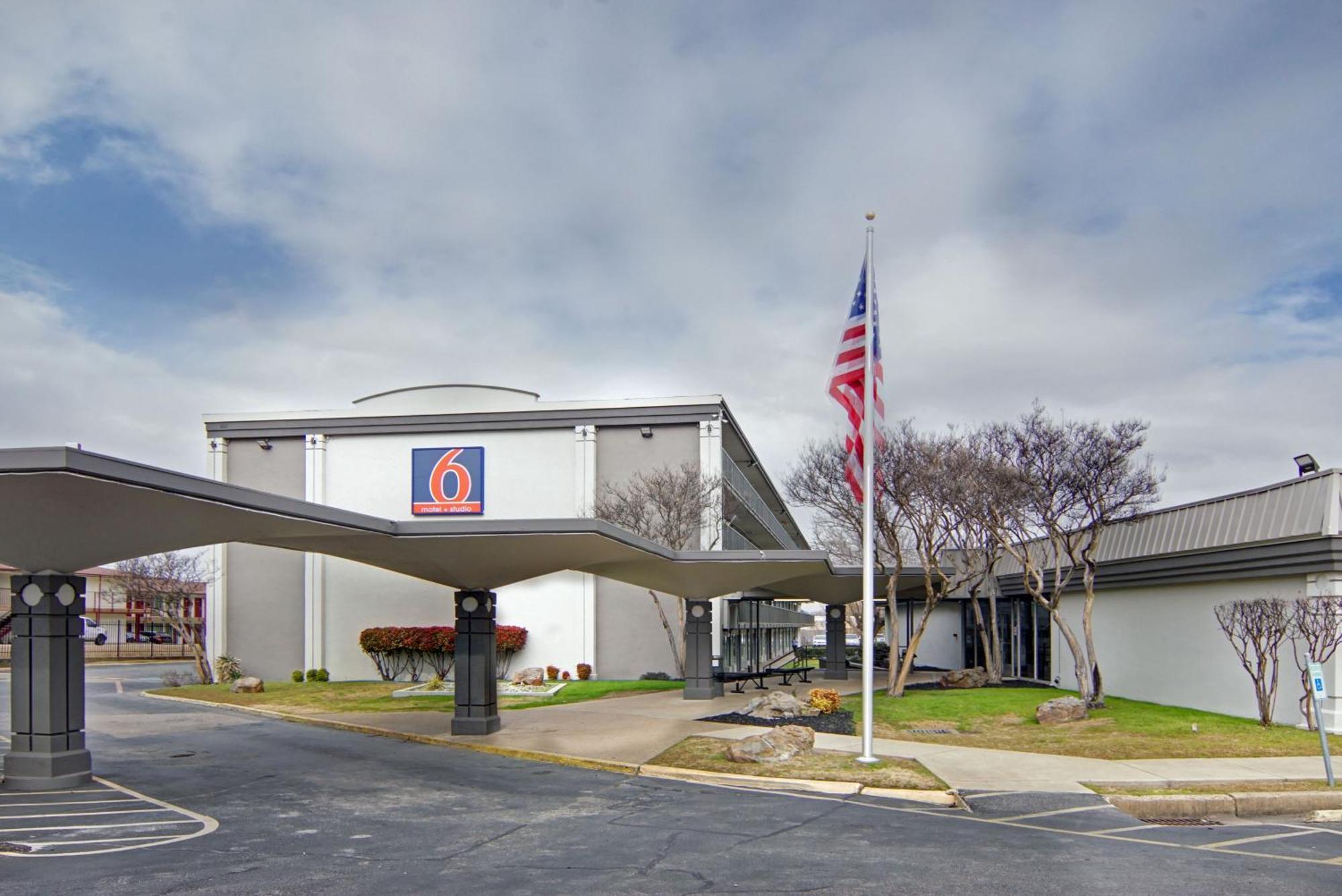 Motel 6 Mesquite, Tx Town East Dış mekan fotoğraf