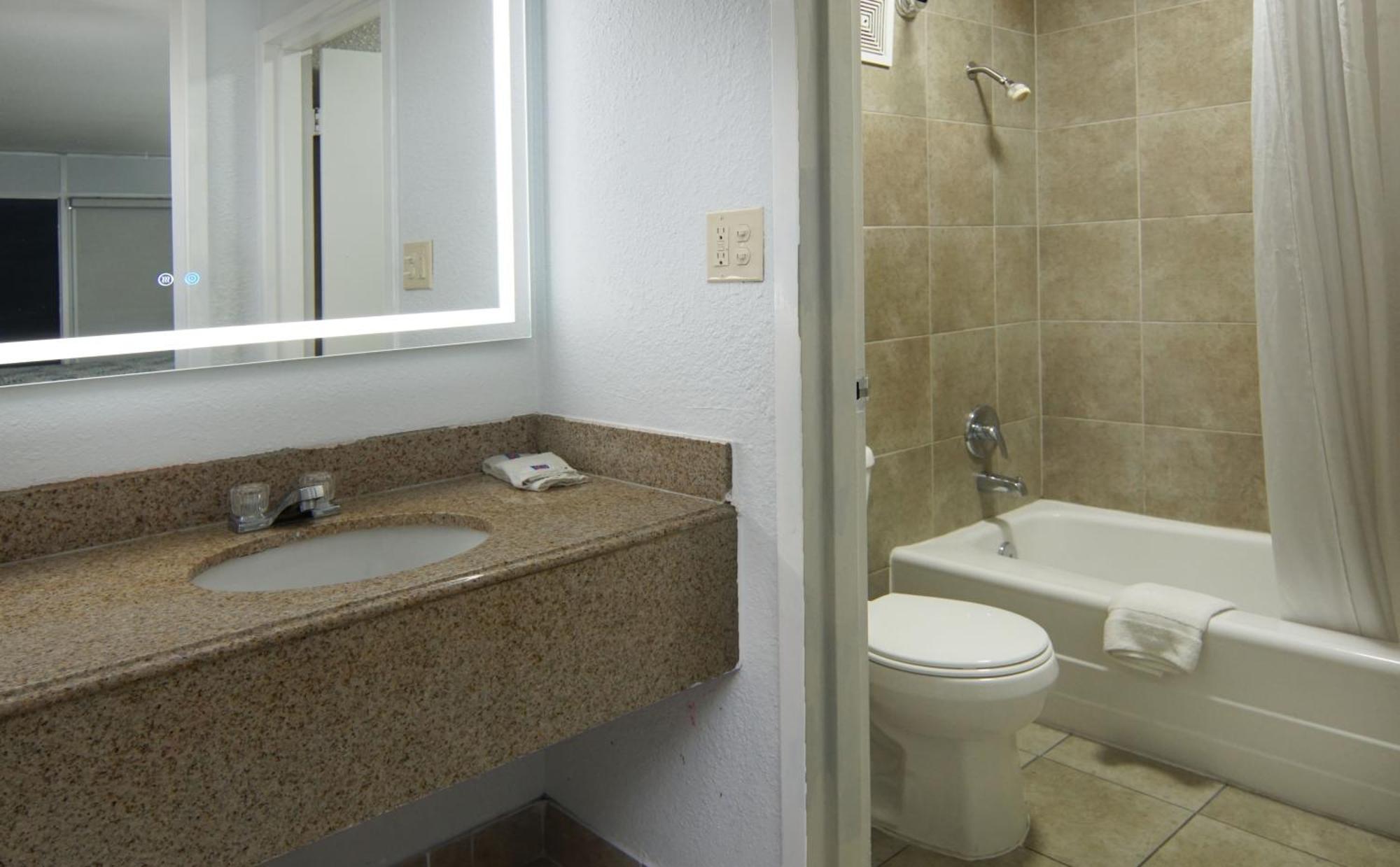 Motel 6 Mesquite, Tx Town East Dış mekan fotoğraf