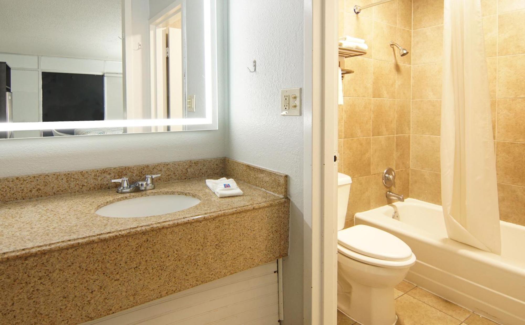 Motel 6 Mesquite, Tx Town East Dış mekan fotoğraf